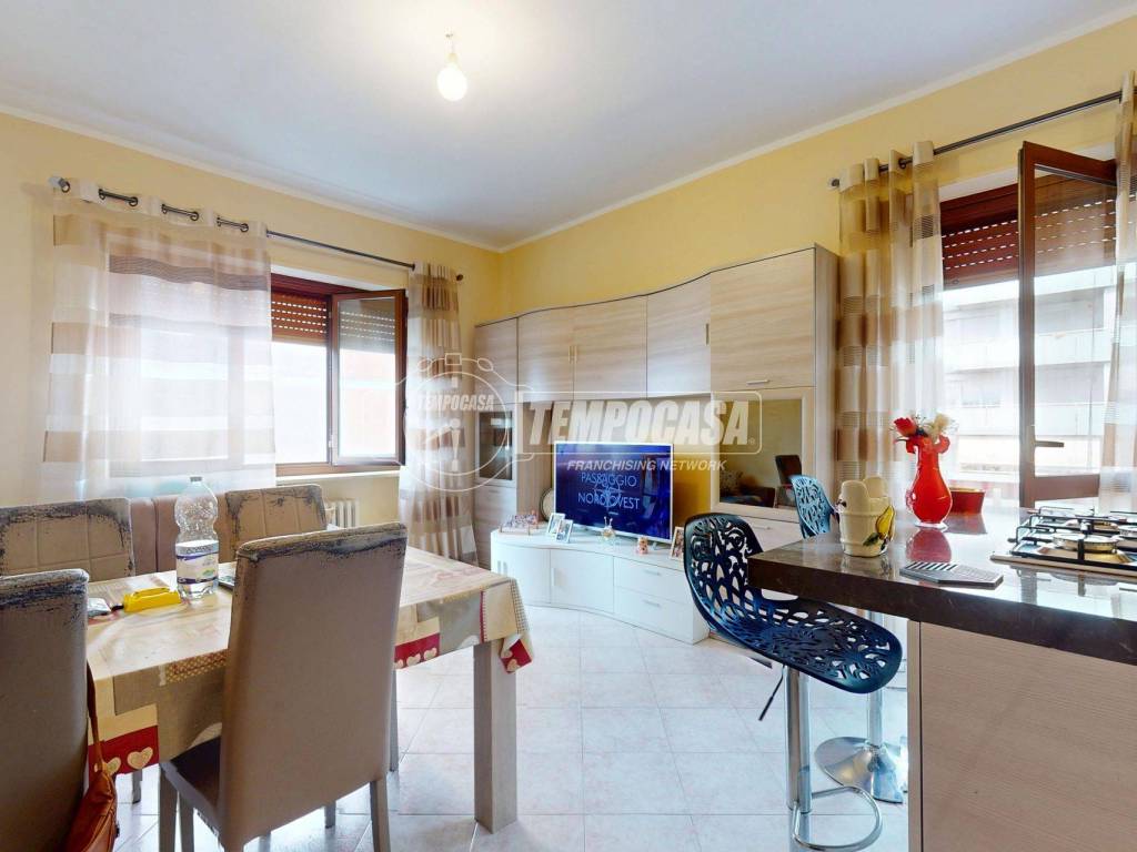 appartamento in vendita a Rivoli in zona Cascine Vica