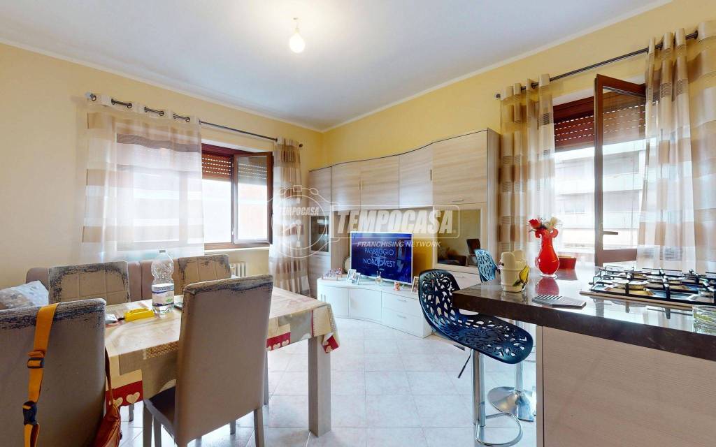 appartamento in vendita a Rivoli in zona Cascine Vica