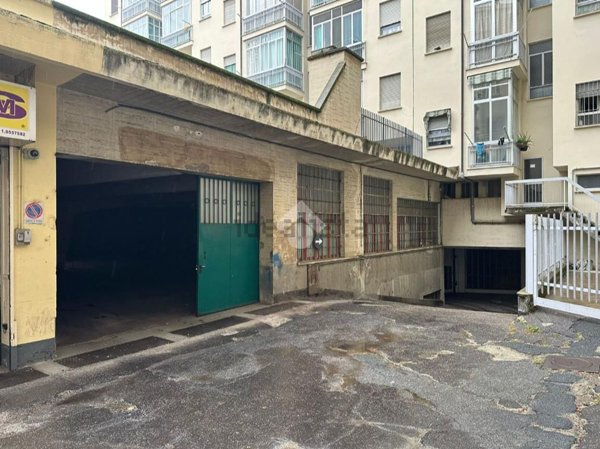 locale di sgombero in vendita a Rivoli in zona Cascine Vica