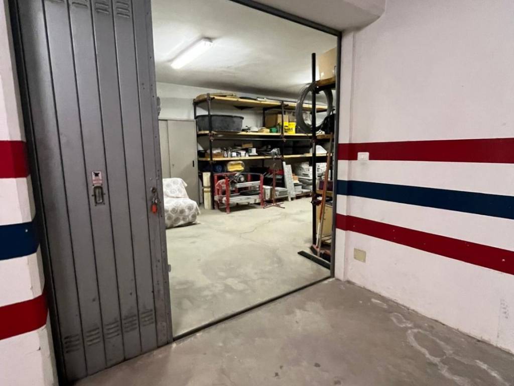 locale di sgombero in vendita a Rivoli