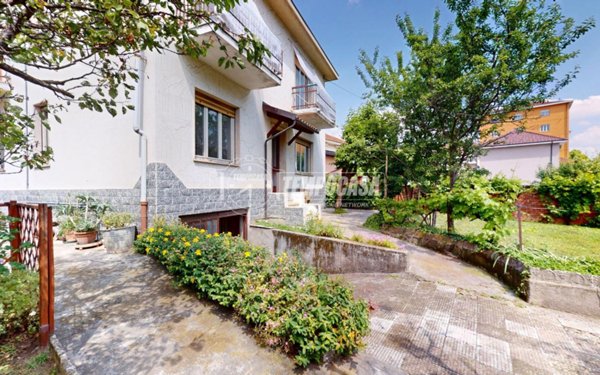 casa indipendente in vendita a Rivoli in zona Cascine Vica