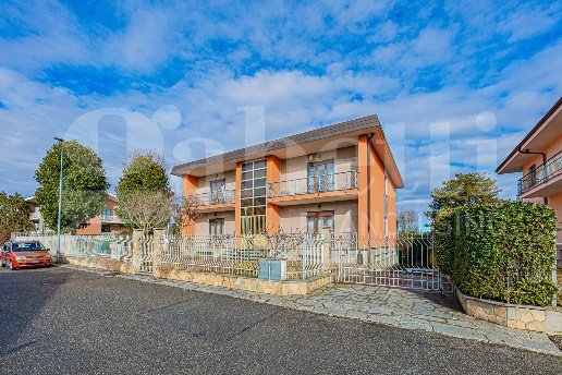 appartamento in vendita a Rivoli in zona Tetti di Rivoli