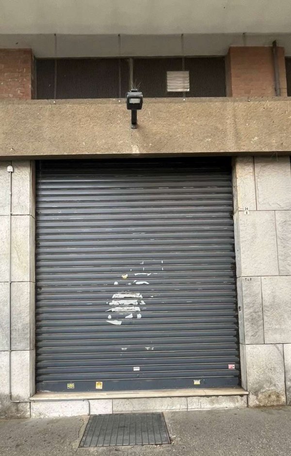 locale commerciale in vendita a Rivoli in zona Cascine Vica