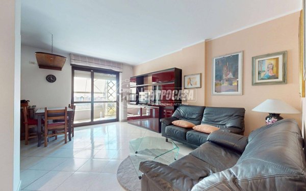 appartamento in vendita a Rivoli in zona Cascine Vica