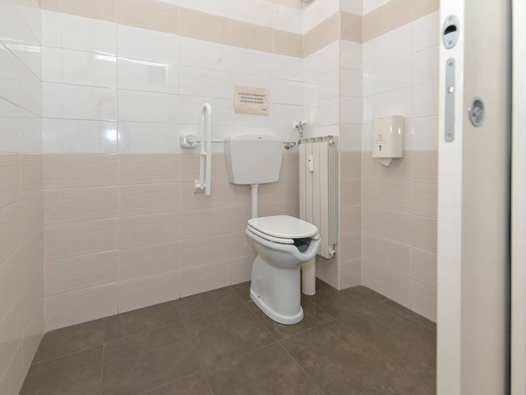 negozio in vendita a Rivoli