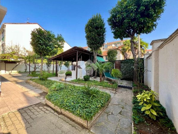 casa indipendente in vendita a Rivoli