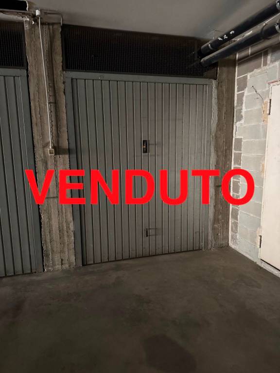 locale di sgombero in vendita a Rivoli