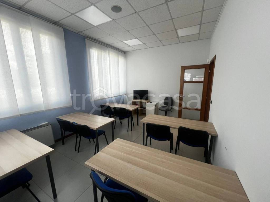 negozio in vendita a Rivoli