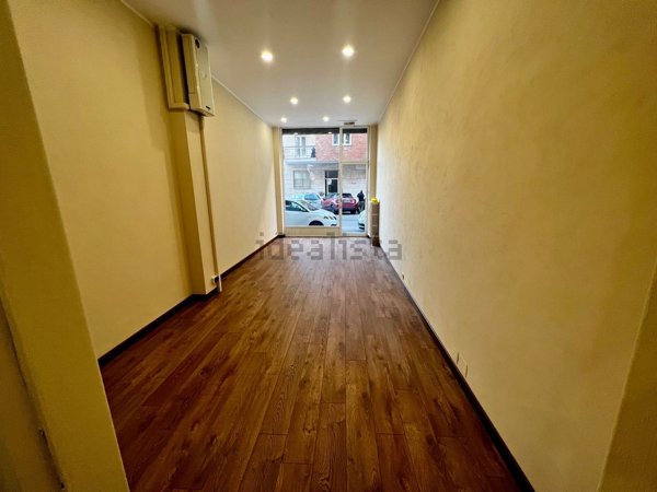 locale commerciale in vendita a Rivoli