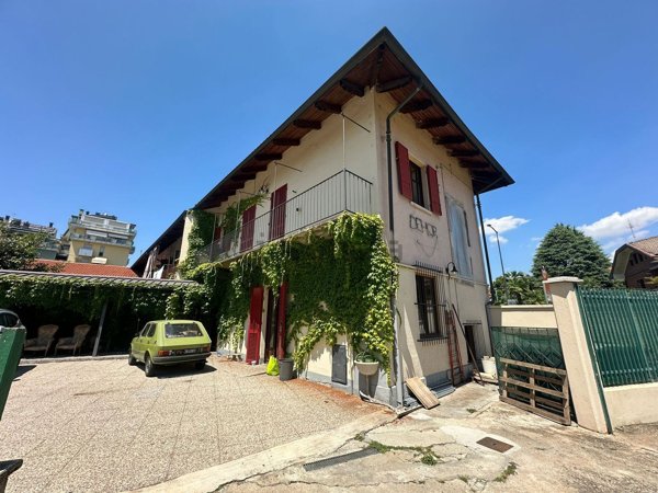 locale commerciale in vendita a Rivoli