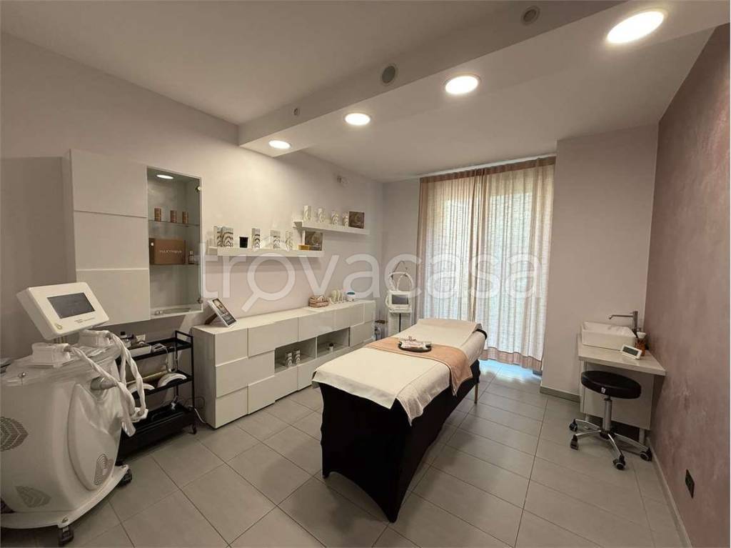 negozio in vendita a Rivoli