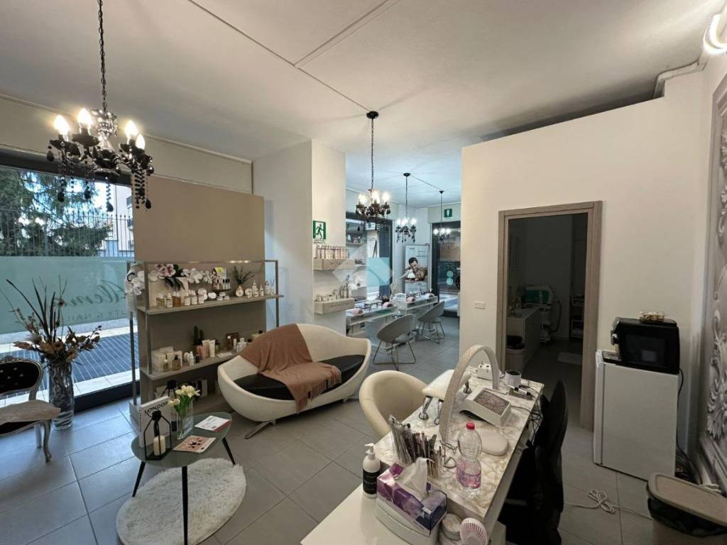 negozio in vendita a Rivoli