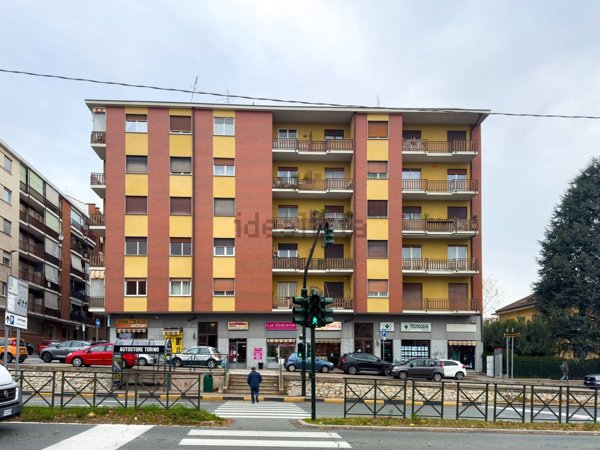 appartamento in vendita a Rivoli in zona Cascine Vica