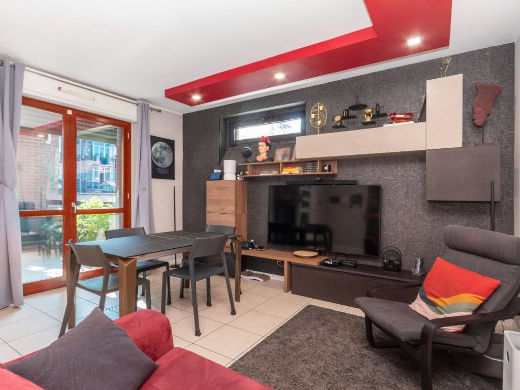 appartamento in vendita a Rivoli in zona Cascine Vica