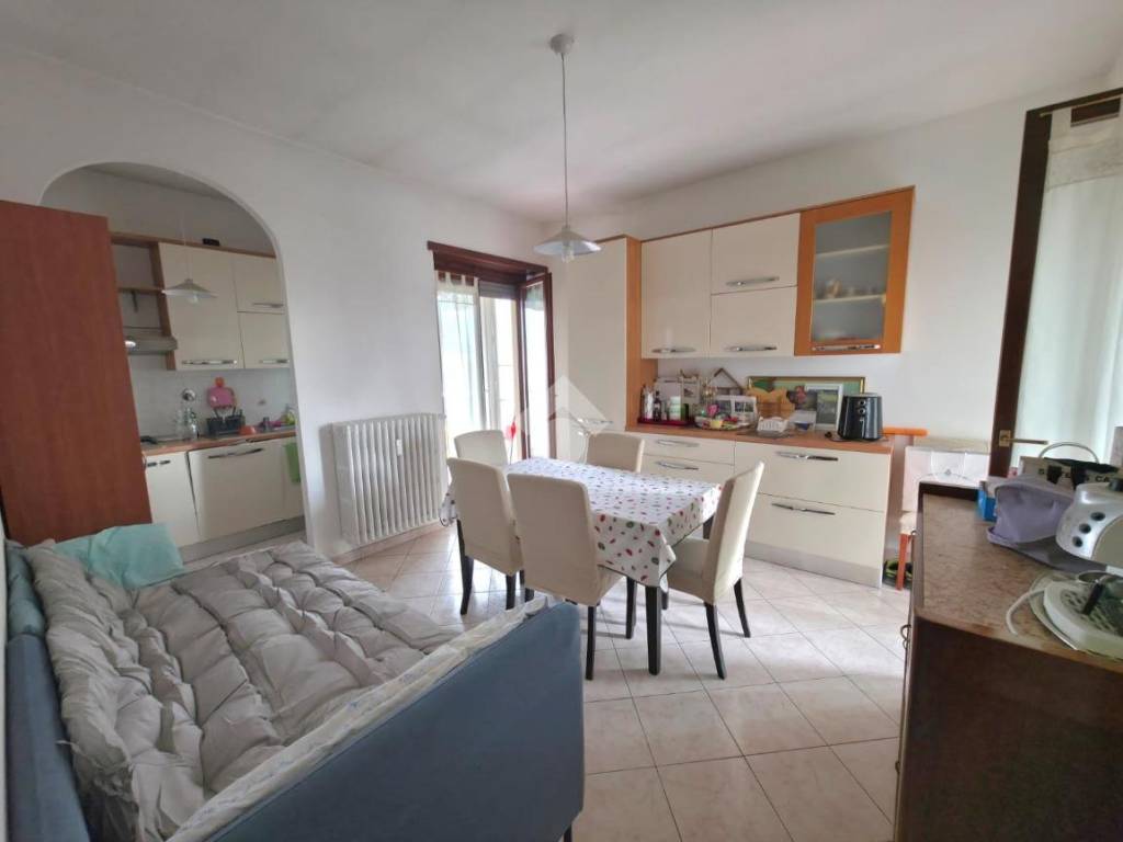 appartamento in vendita a Rivoli in zona Cascine Vica