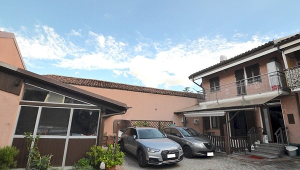 casa indipendente in vendita a Rivoli