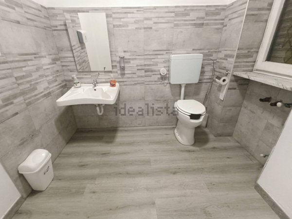 locale commerciale in vendita a Rivoli