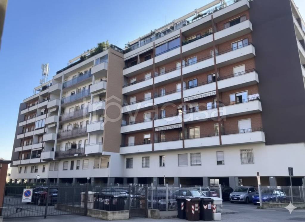 appartamento in vendita a Rivoli in zona Cascine Vica
