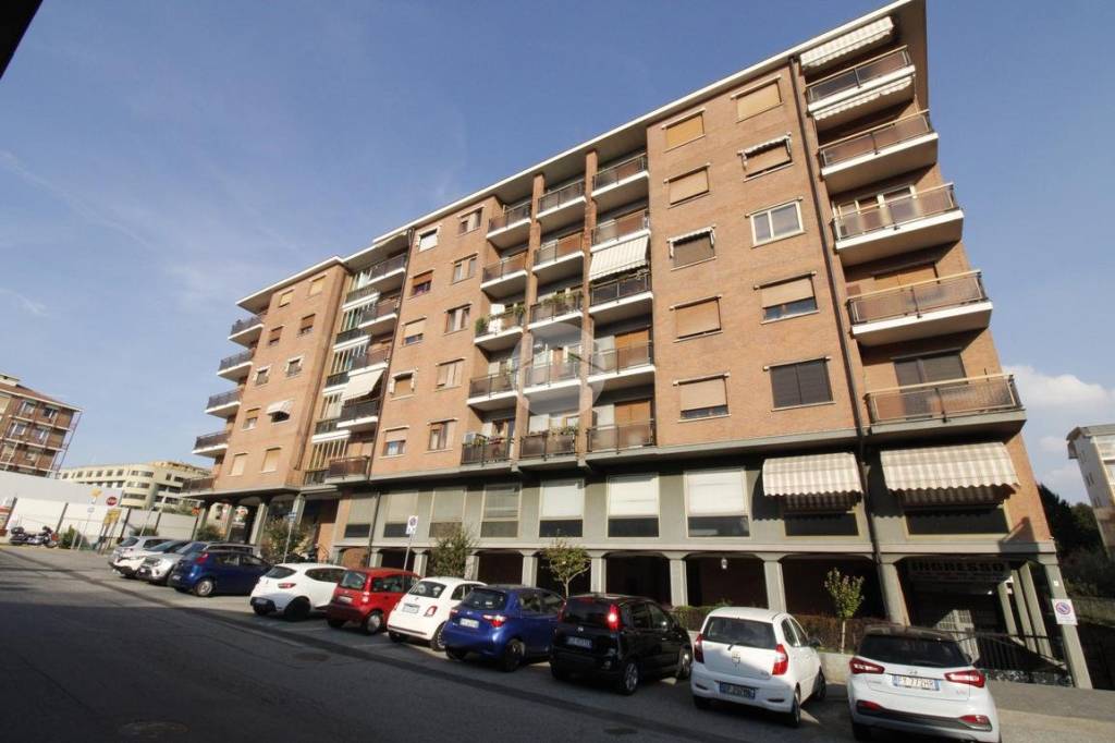 appartamento in vendita a Rivoli in zona Cascine Vica