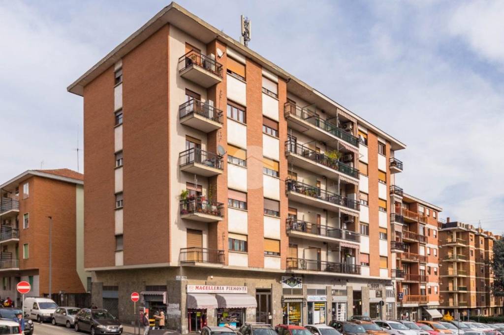 appartamento in vendita a Rivoli in zona Cascine Vica
