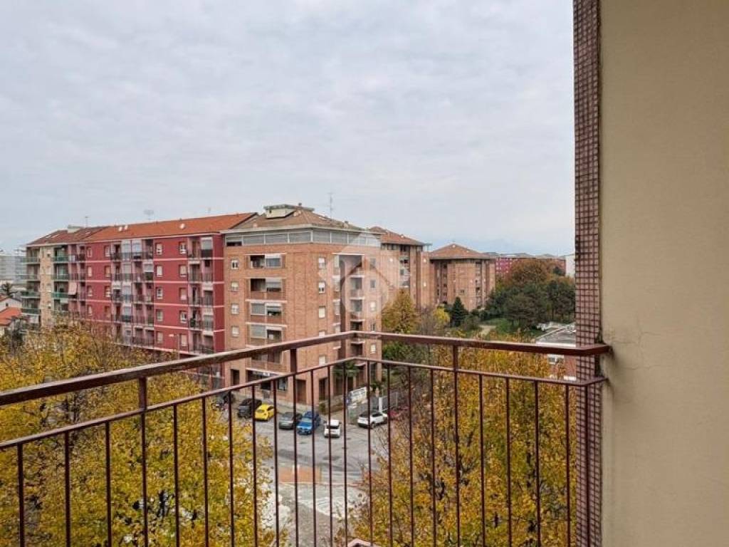 appartamento in vendita a Rivoli in zona Cascine Vica