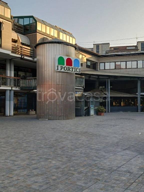 negozio in vendita a Rivoli