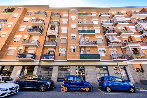 locale commerciale in vendita a Rivoli