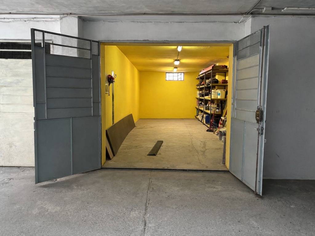 locale commerciale in vendita a Rivoli