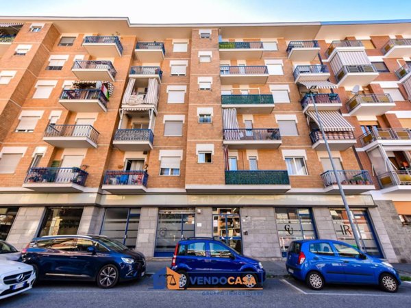 negozio in vendita a Rivoli