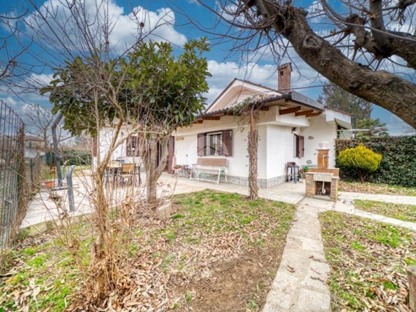 casa indipendente in vendita a Rivoli in zona Bruere