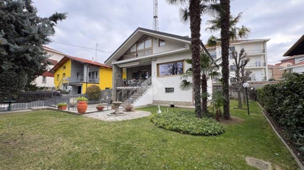 casa indipendente in vendita a Rivoli in zona Bruere