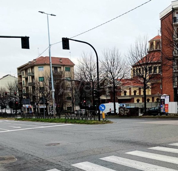 locale di sgombero in vendita a Rivoli