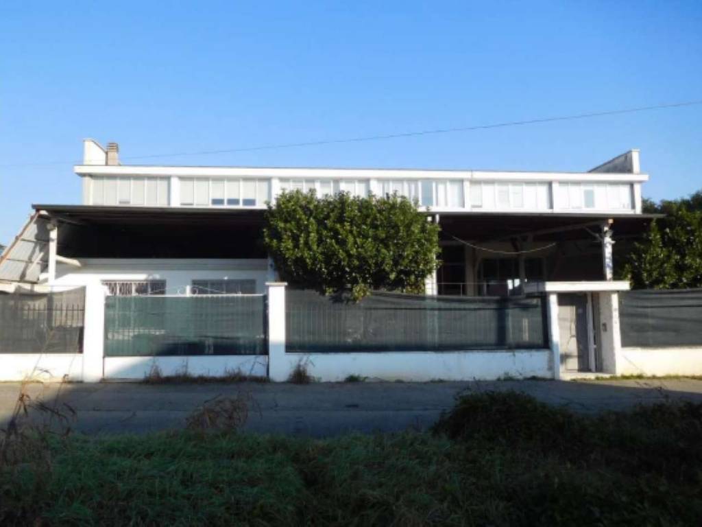 locale commerciale in vendita a Rivoli