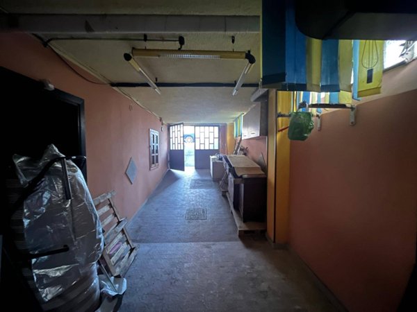 locale di sgombero in vendita a Rivoli