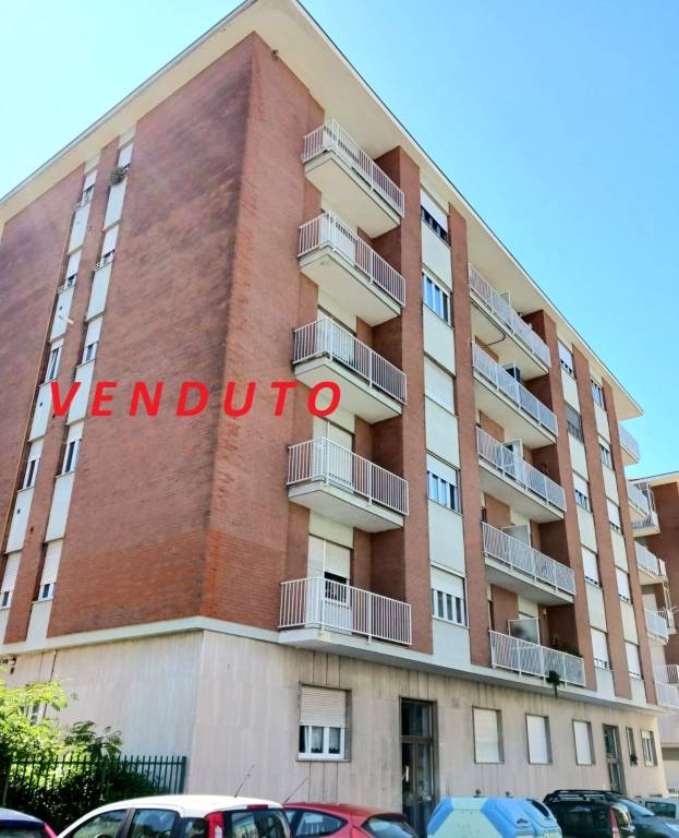 appartamento in vendita a Rivoli in zona Cascine Vica