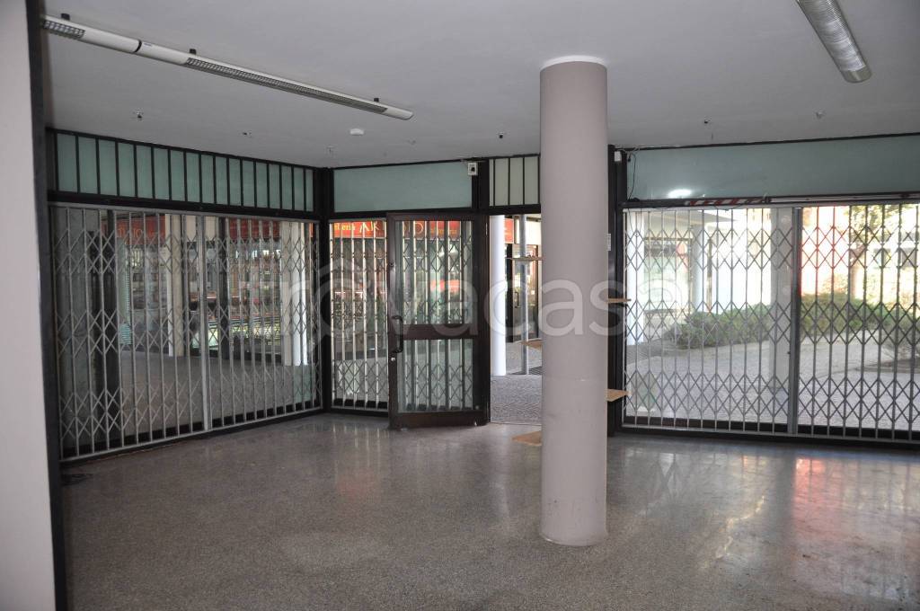negozio in vendita a Rivoli