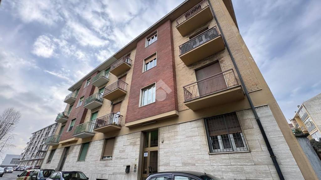 appartamento in vendita a Rivoli in zona Cascine Vica