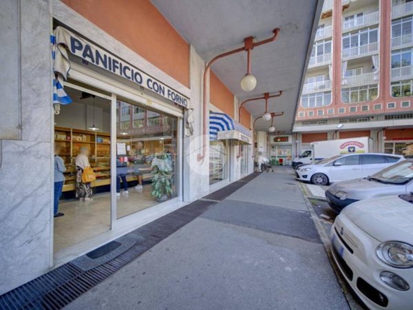 negozio in vendita a Rivoli