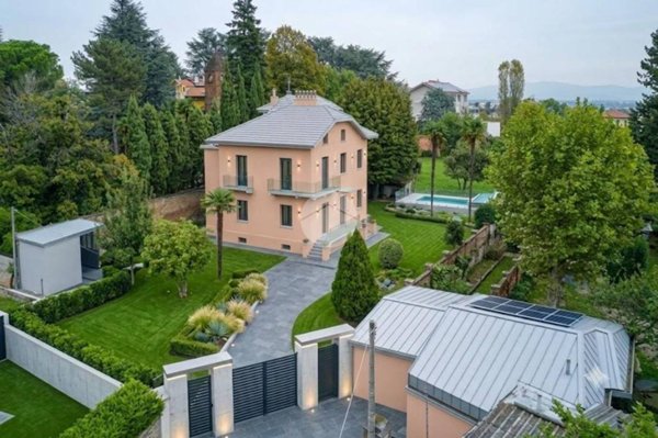 casa indipendente in vendita a Rivoli