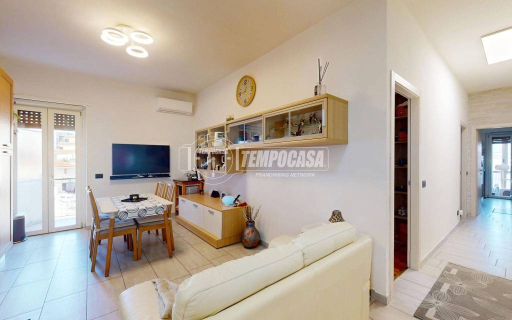 appartamento in vendita a Rivoli in zona Cascine Vica