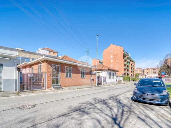 casa indipendente in vendita a Rivoli in zona Cascine Vica