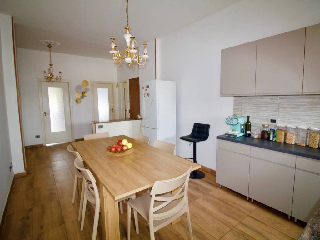 appartamento in vendita a Rivoli in zona Cascine Vica