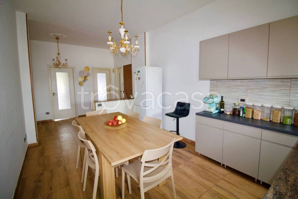 appartamento in vendita a Rivoli in zona Cascine Vica