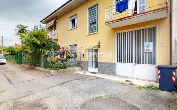 casa indipendente in vendita a Rivoli in zona Cascine Vica