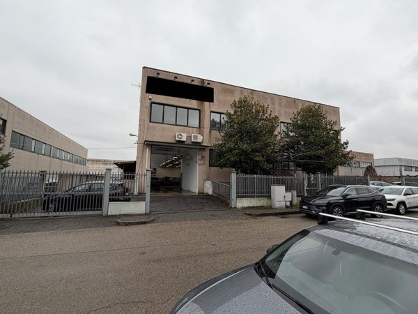 capannone in vendita a Rivoli