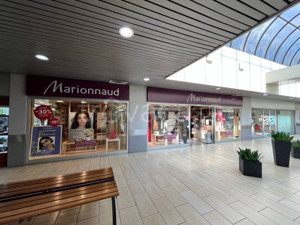 negozio in vendita a Rivoli