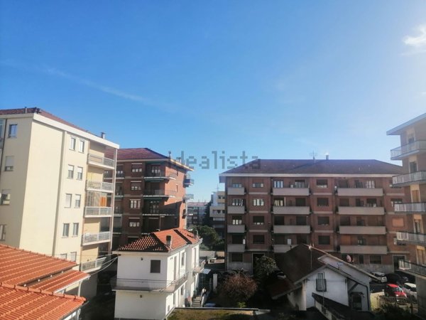 appartamento in vendita a Rivoli in zona Cascine Vica