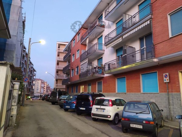 appartamento in vendita a Rivoli in zona Cascine Vica
