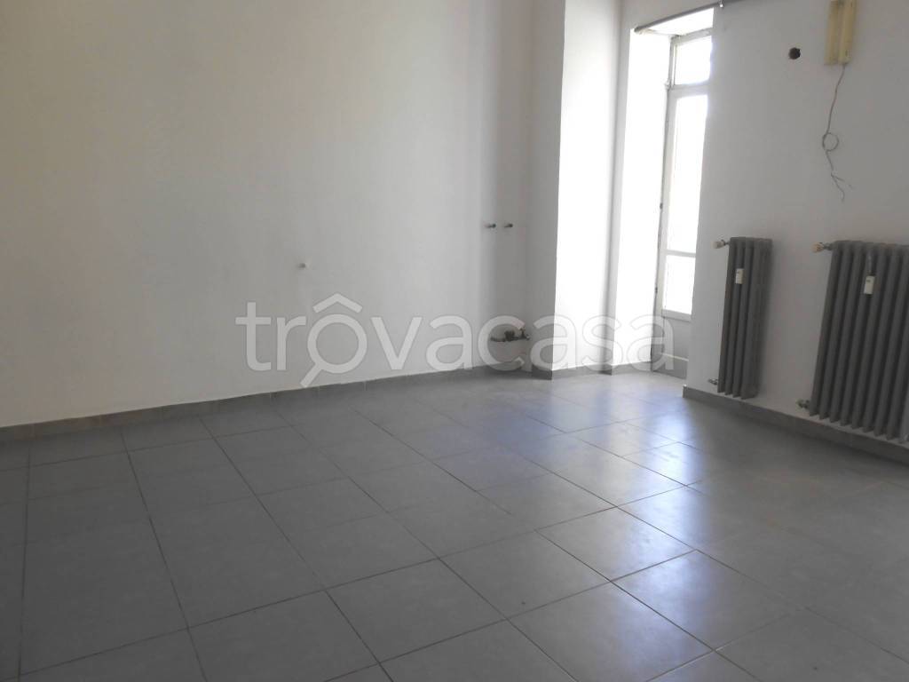 negozio in vendita a Rivoli in zona Cascine Vica