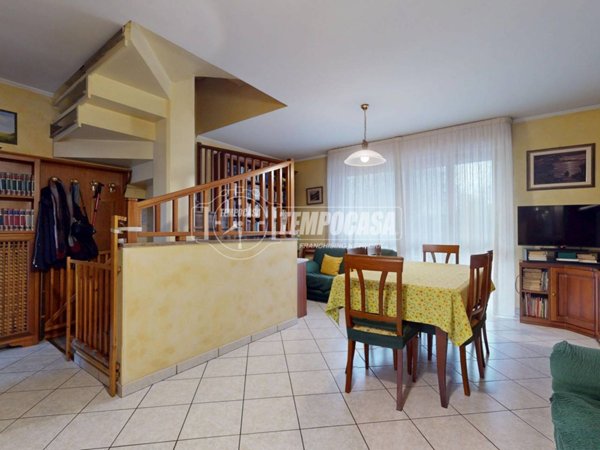 casa indipendente in vendita a Rivoli in zona Cascine Vica